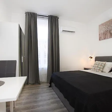 Sophia بيت ضيافة زادار